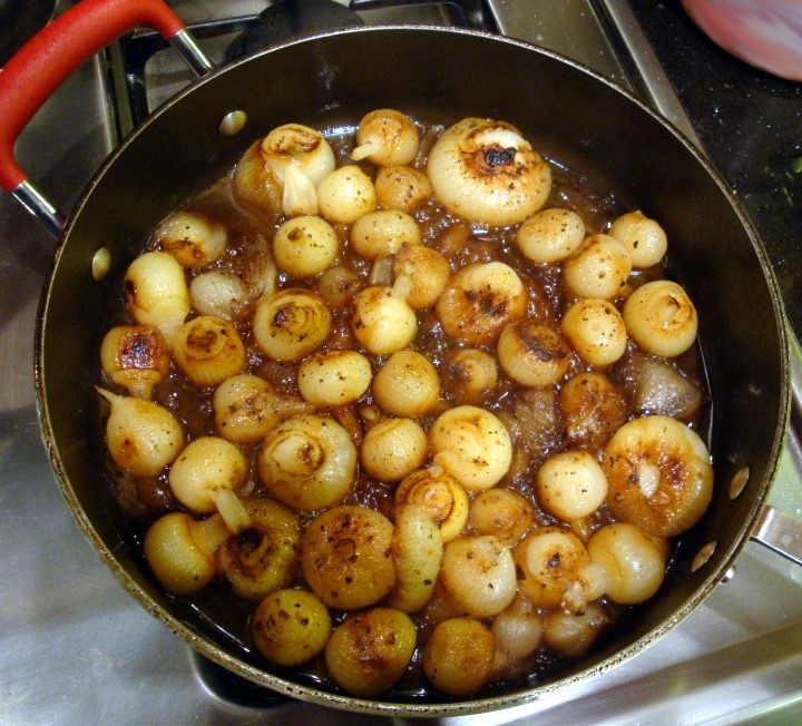 braised pearl & chippolene onions